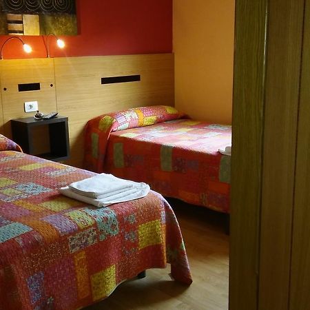 Hostal-Meson Vilasante Triacastela Bagian luar foto